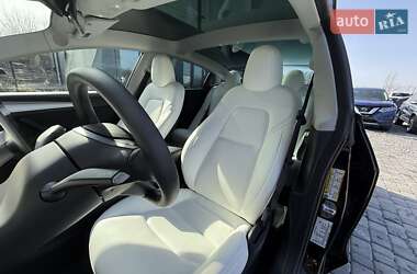Седан Tesla Model 3 2023 в Львові