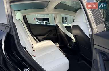 Седан Tesla Model 3 2023 в Львові