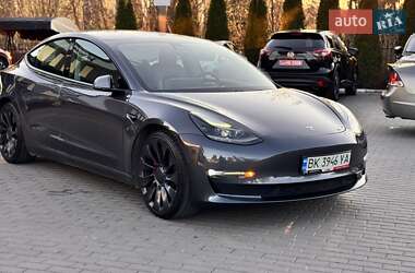 Седан Tesla Model 3 2021 в 