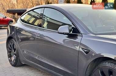 Седан Tesla Model 3 2021 в 