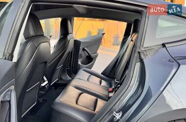 Седан Tesla Model 3 2021 в 