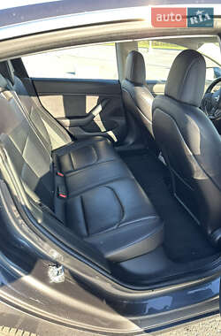 Седан Tesla Model 3 2018 в 