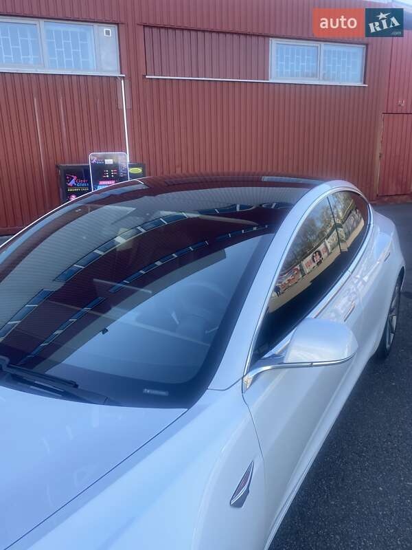 Седан Tesla Model 3 2020 в Кременчуге