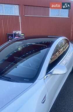 Седан Tesla Model 3 2020 в 