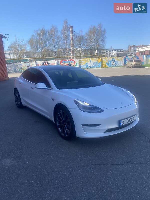 Седан Tesla Model 3 2020 в Кременчуге