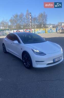 Седан Tesla Model 3 2020 в 