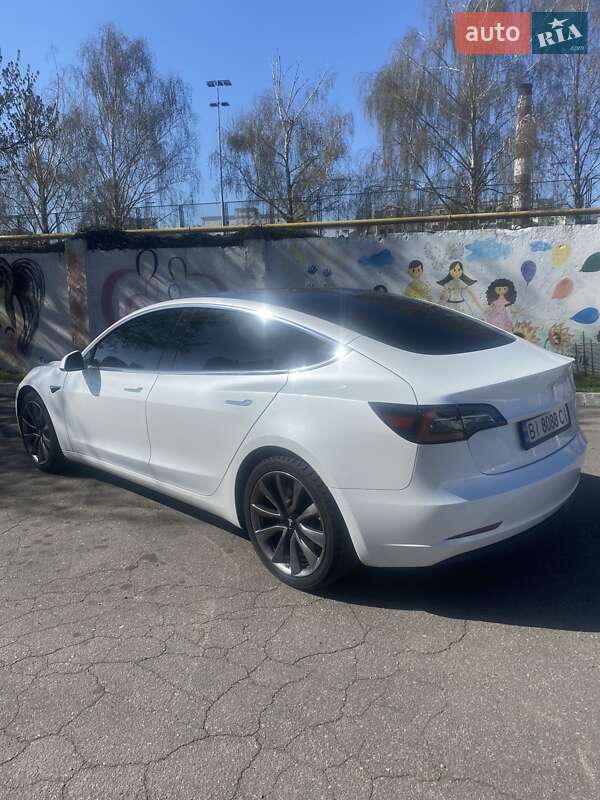 Седан Tesla Model 3 2020 в Кременчуге