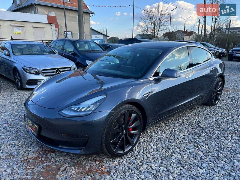 Седан Tesla Model 3 2020 в Коломиї
