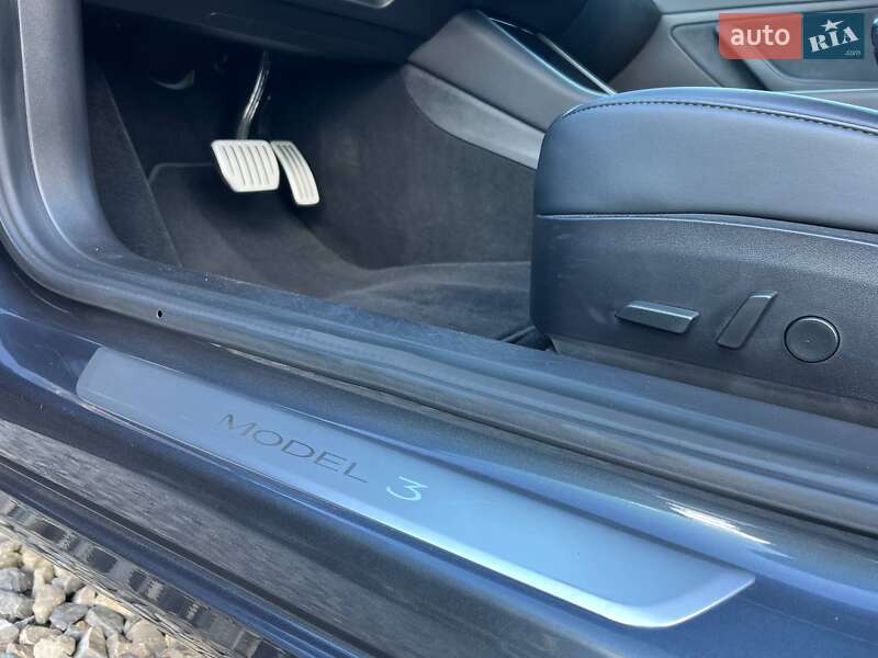 Седан Tesla Model 3 2020 в Коломиї
