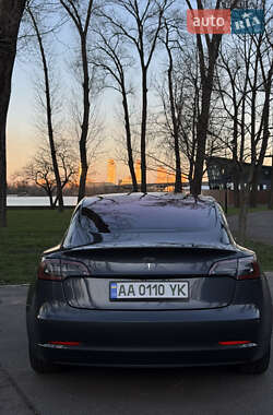 Седан Tesla Model 3 2018 в 