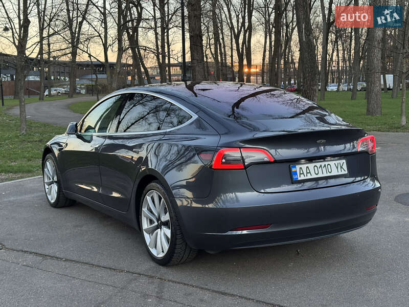 Седан Tesla Model 3 2018 в Киеве