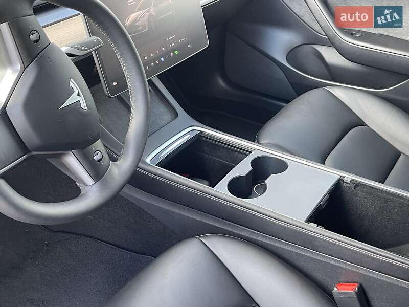 Седан Tesla Model 3 2022 в Рівному