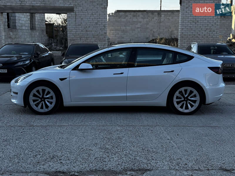 Седан Tesla Model 3 2023 в Житомирі