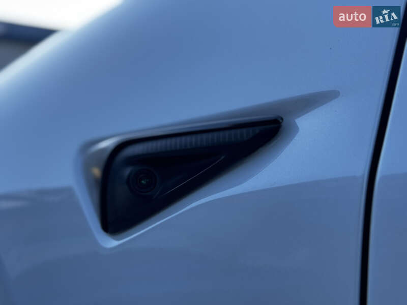 Седан Tesla Model 3 2023 в Житомирі
