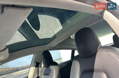 Седан Tesla Model 3 2019 в 
