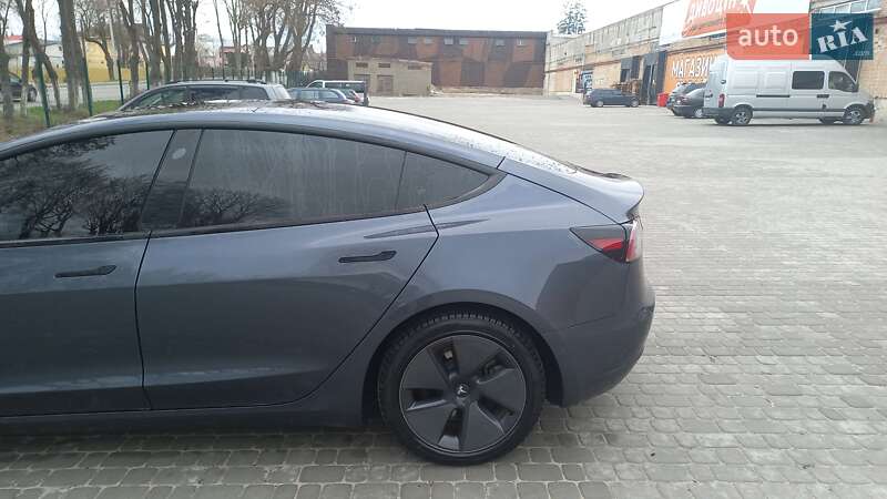 Седан Tesla Model 3 2022 в Львове
