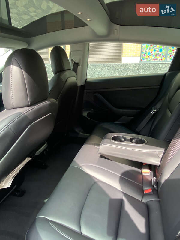 Седан Tesla Model 3 2021 в Харкові
