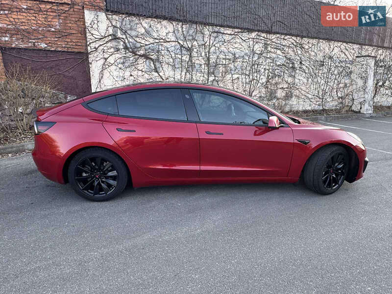 Седан Tesla Model 3 2020 в Киеве