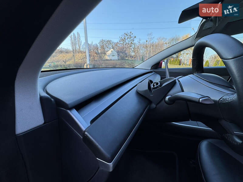 Седан Tesla Model 3 2020 в Киеве