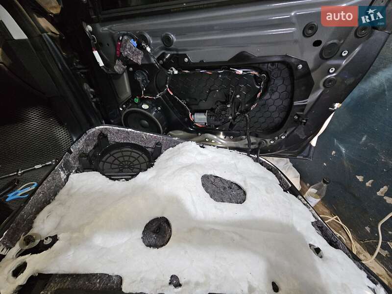 Седан Tesla Model 3 2018 в Днепре