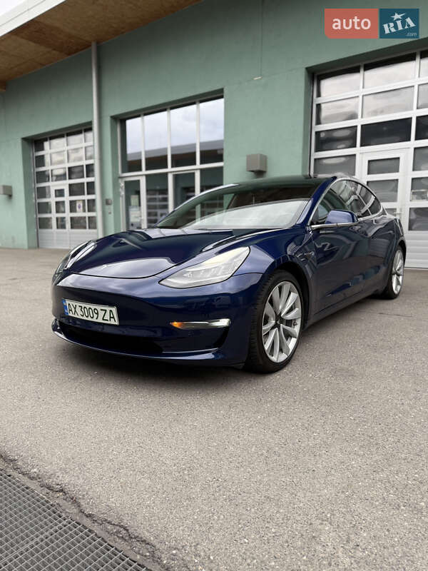 Tesla Model 3 2018