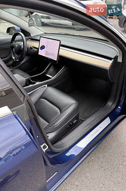 Седан Tesla Model 3 2018 в 