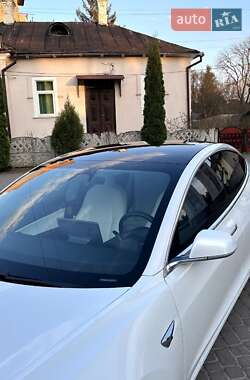 Седан Tesla Model 3 2019 в 