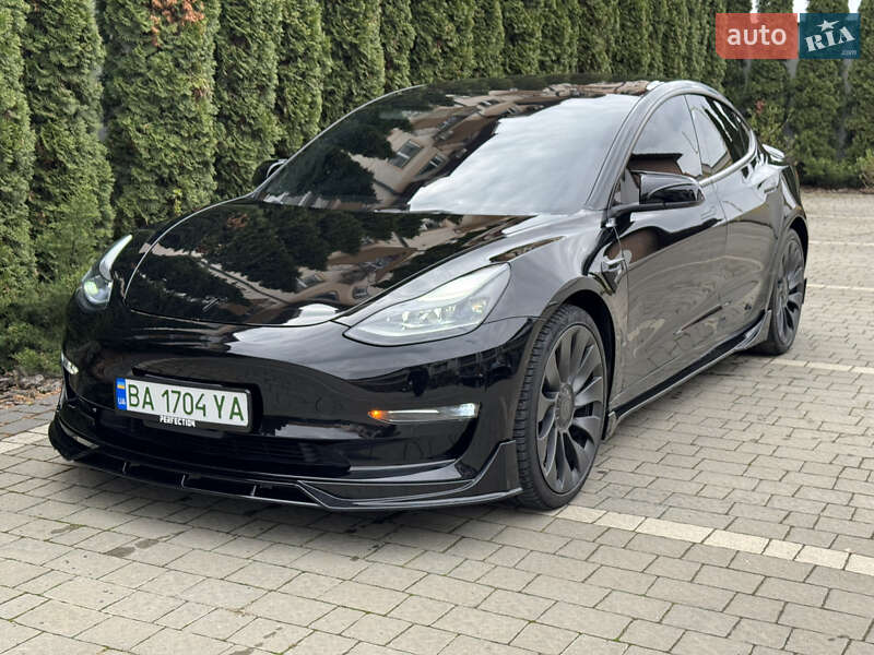 Tesla Model 3 2022