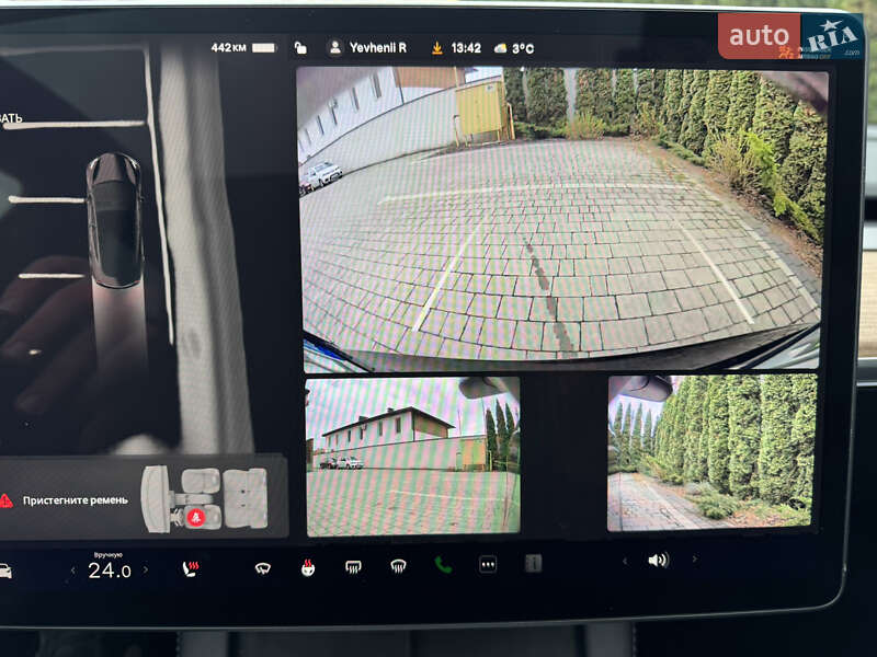 Седан Tesla Model 3 2022 в Ужгороді