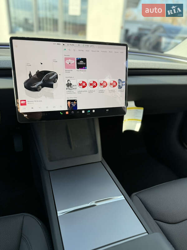 Седан Tesla Model 3 2024 в Вінниці