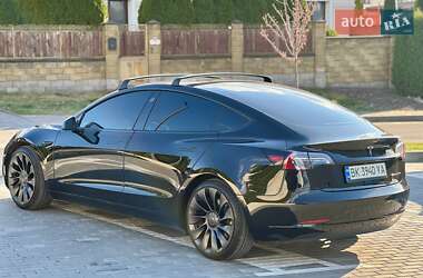 Седан Tesla Model 3 2021 в 