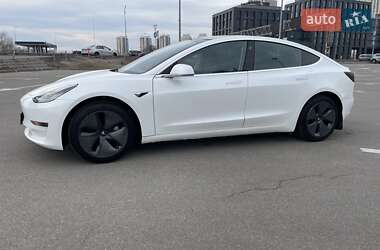 Седан Tesla Model 3 2019 в 