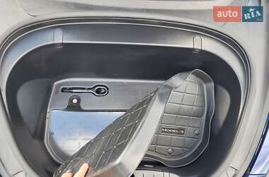 Седан Tesla Model 3 2019 в Киеве