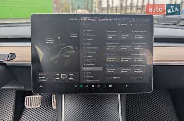 Седан Tesla Model 3 2019 в 