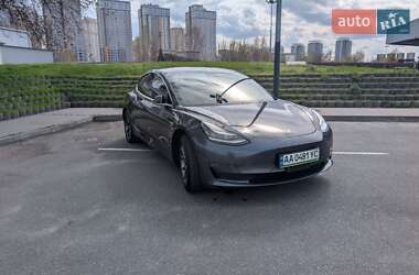 Седан Tesla Model 3 2019 в Киеве