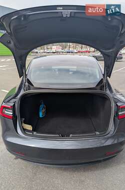 Седан Tesla Model 3 2019 в Киеве