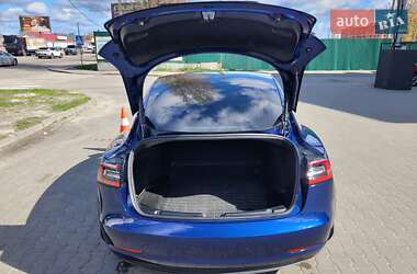 Седан Tesla Model 3 2019 в Киеве