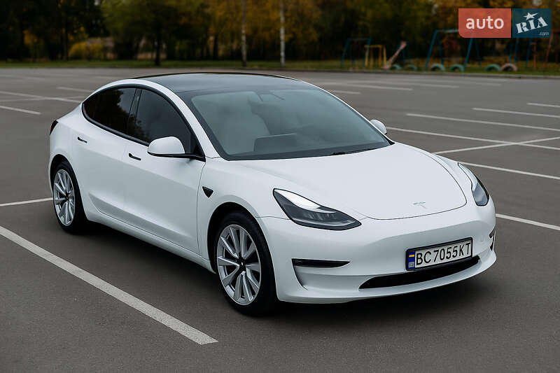 Tesla Model 3 2021