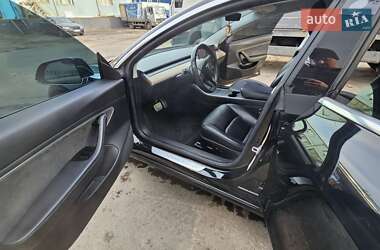 Седан Tesla Model 3 2019 в Ровно