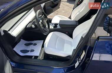 Седан Tesla Model 3 2023 в 