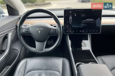 Седан Tesla Model 3 2018 в 