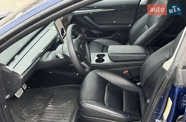Седан Tesla Model 3 2021 в 