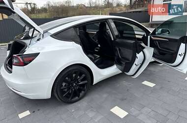 Седан Tesla Model 3 2021 в 