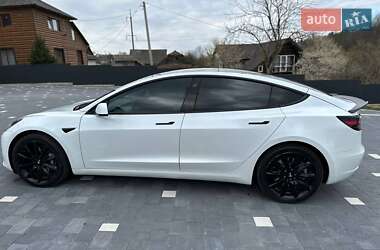 Седан Tesla Model 3 2021 в 