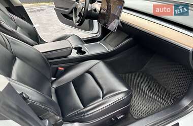 Седан Tesla Model 3 2021 в 