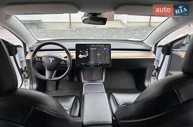 Седан Tesla Model 3 2021 в 