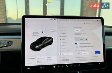 Седан Tesla Model 3 2019 в 
