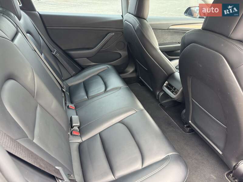 Седан Tesla Model 3 2022 в Киеве