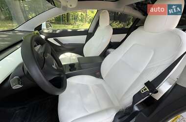 Седан Tesla Model 3 2020 в 