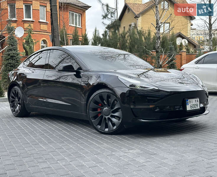 Седан Tesla Model 3 2023 в Полтаве